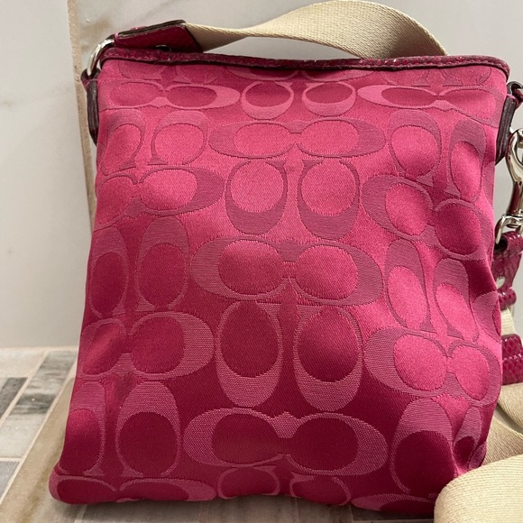 Auth Coach Python Pink Signature Jacquard Lizard Leather Trim Bag 43457 - Picture 10 of 15